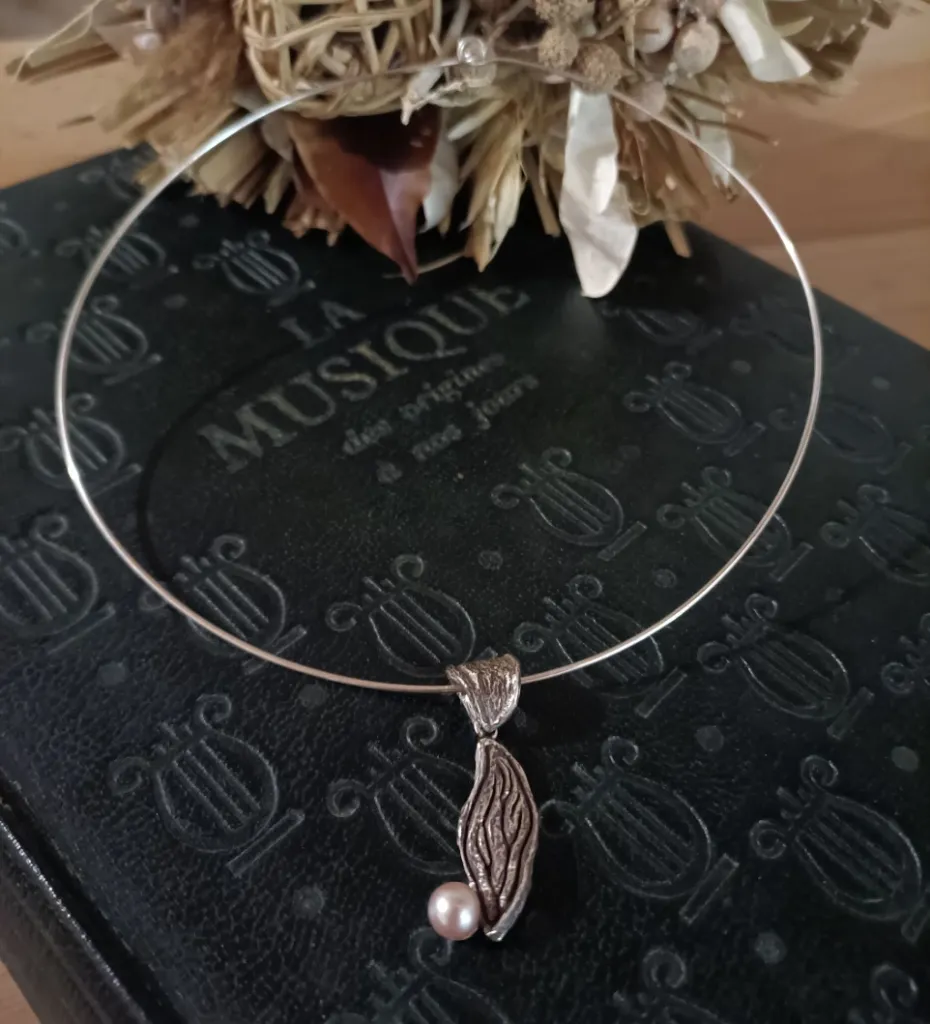 Pendentif floral et Perle rose